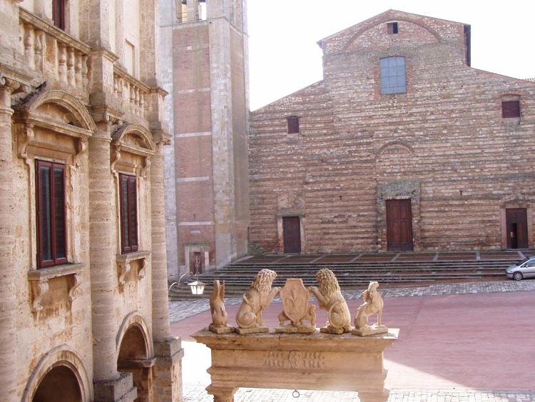 (Piazza Grande a Montepulciano - Ufficio stampa Consorzio Vino Nobile di Montepulciano)
