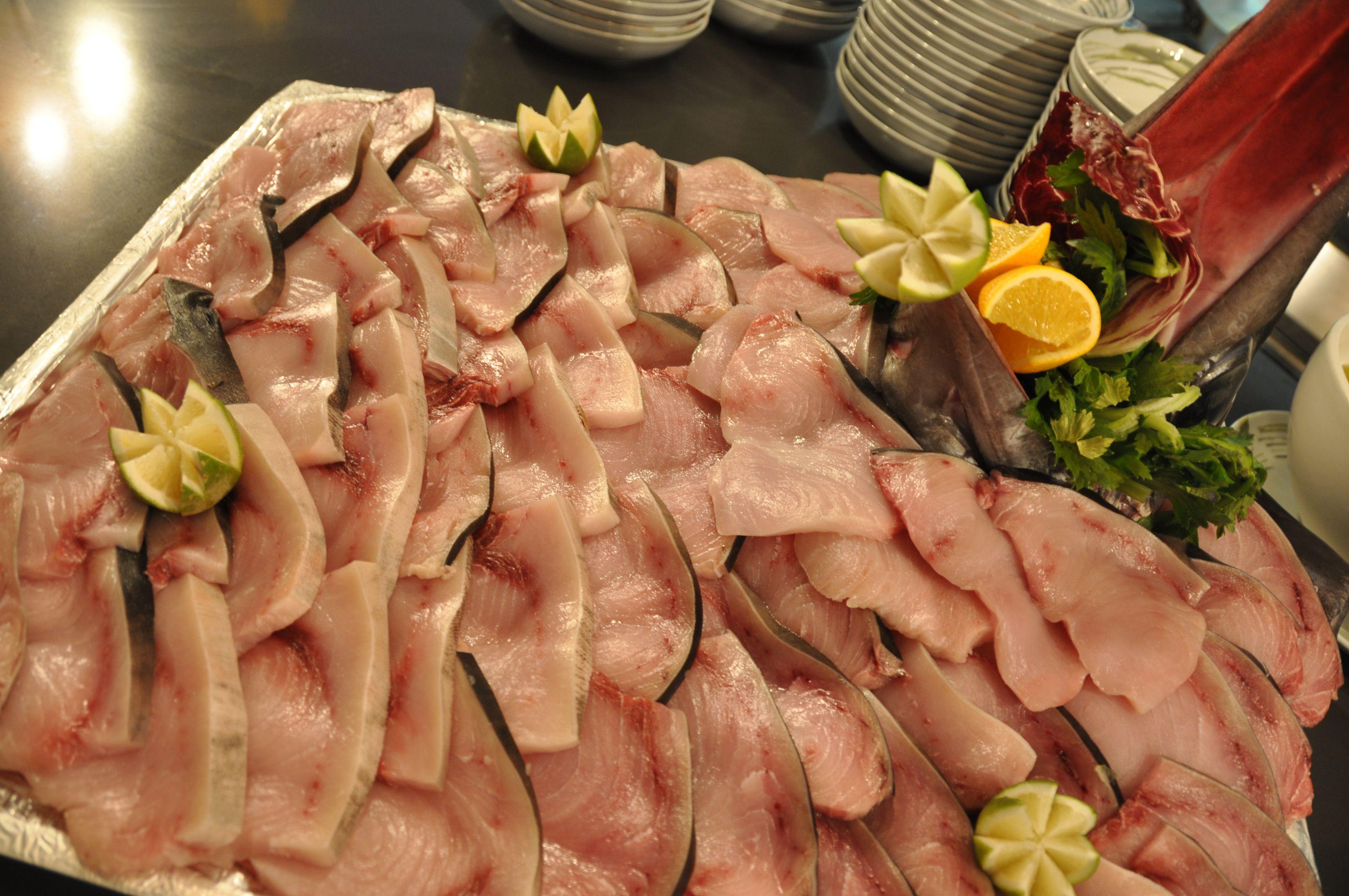 Cena di pesce? Occhio alle tossine marine: quali sono, cosa si rischia e come difendersi