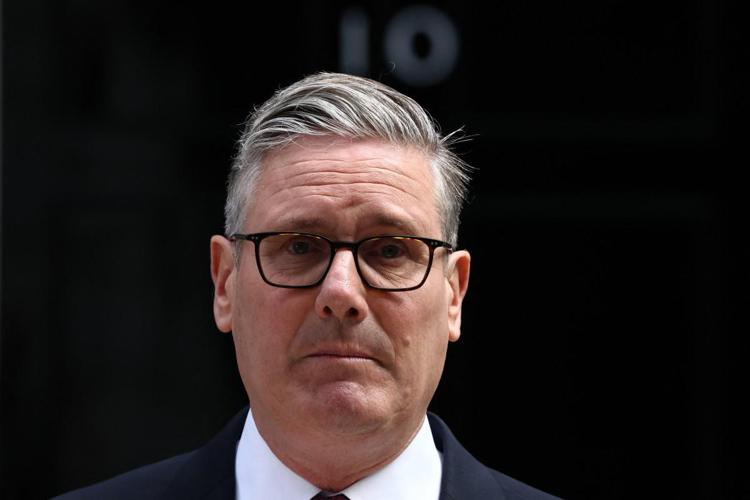 Starmer si commuove: 