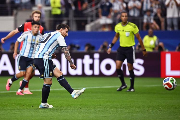 Il rigore di Messi - Afp
