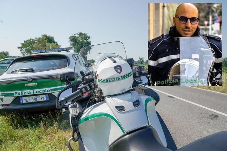 Polizia locale a Peschiera Borromeo, Francesco Imprezzabile in alto a destra - (Ipa/Fb)