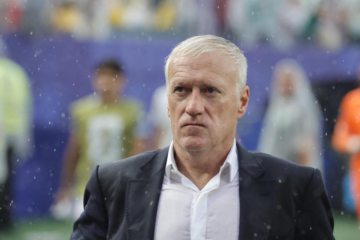 https://www.adnkronos.com/resources/02a6-20f0967b58b4-1b48fec0dc64-1000/format/huge/deschamps.jpeg