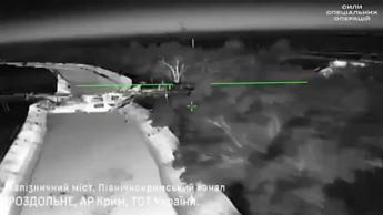 L'attacco dei droni ucraini contro il ponte ferroviario in Crimea - Video