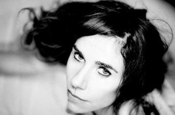 PJ Harvey torna con il nuovo singolo 'Voyager'