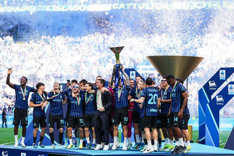 L'Inter festeggia il titolo - Ipa