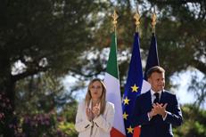 Meloni e Macron - Afp