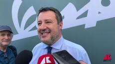 Salvini promette ai fan della Vespa: 