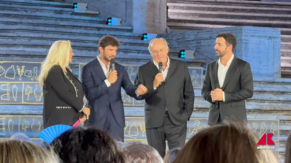 Premio Biagio Agnes, l’atteso abbraccio tra Gerry Scotti e Stefano De Martino