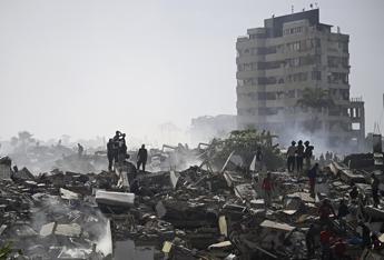 Macerie dopo il terremoto in Venezuela - Afp