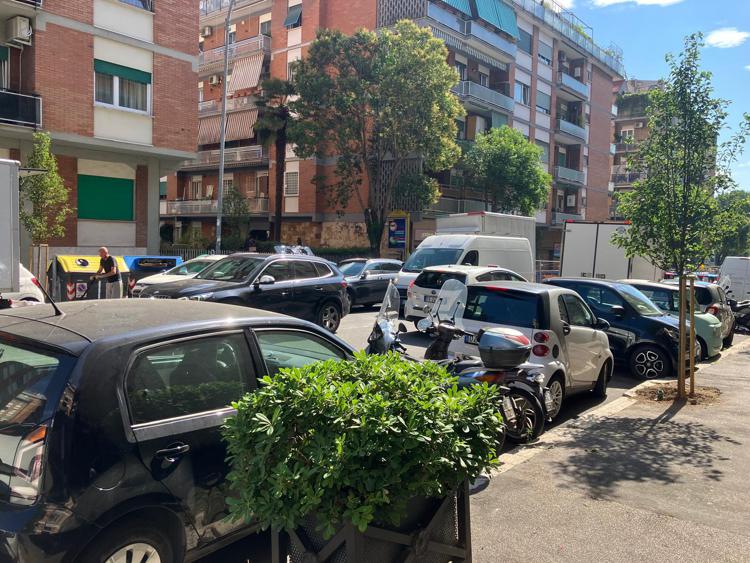Roma, allarme dei negozianti di Vigna Clara: 