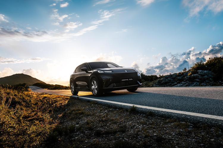 Changan amplia la gamma in Italia con la Deepal S05 Ultra Hybrid