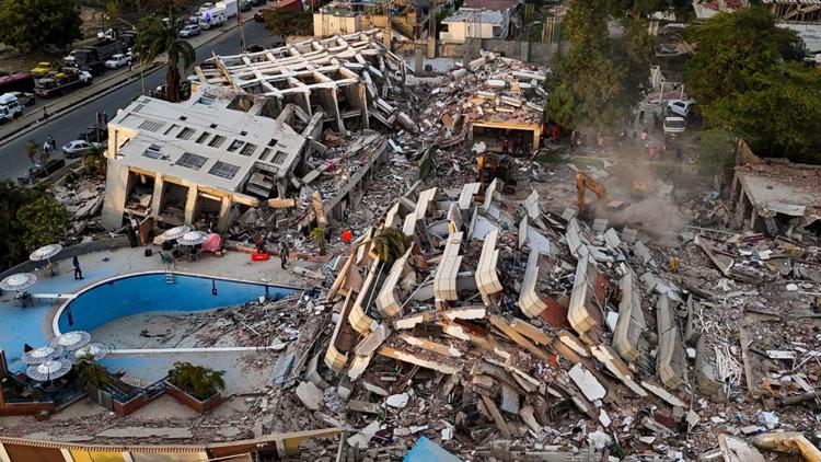 Macerie in Venezuela dopo il terremoto - Afp
