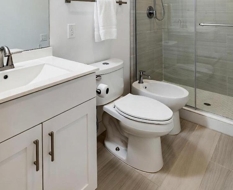 Un bagno in una casa americana - (Foto da X)