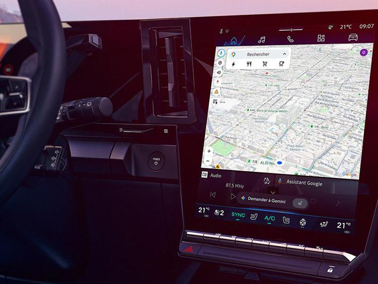 Renault introduce Gemini su openR Link: l'intelligenza artificiale sale a bordo