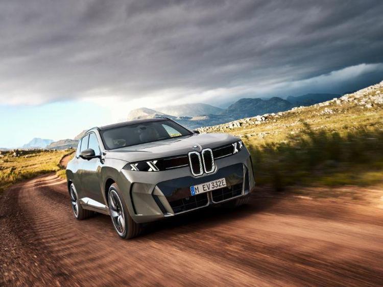 Nuova BMW X5: cinque motorizzazioni per la quinta generazione