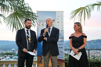Premio Internazionale Fair Play Menarini 2025 Filippo Paganelli Luciano Buonfiglio E Valeria Speroni Cardi Immagine in aggiornamento