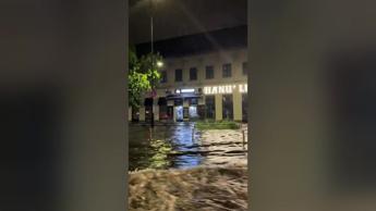 Bucarest come Venezia, le immagini dopo la tempesta in Romania