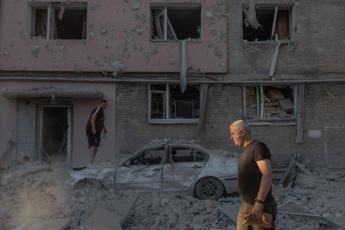 Un edificio di Kiev colpito - (Afp)