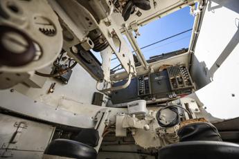 L'interno di un carro armato: Safe finanzia i progetti comuni Ue nella difesa - Fotogramma/Ipa