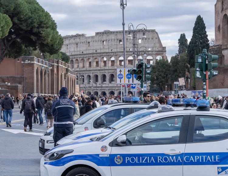 Polizia di Roma Capitale davanti al Colosseo  - Fotogramma Ipa