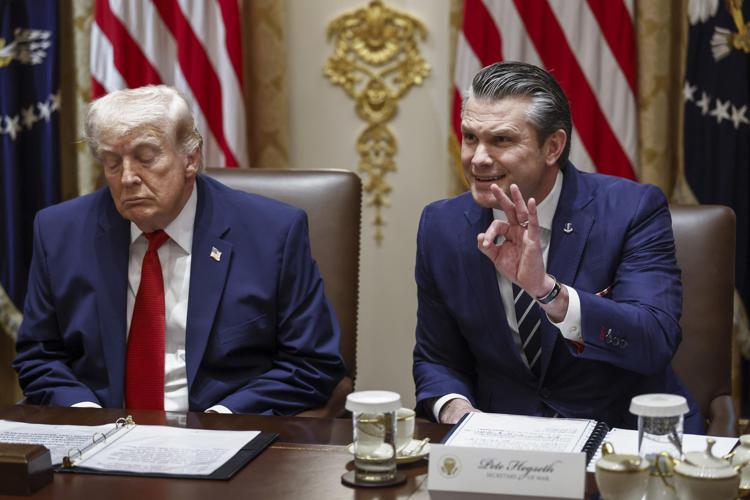 Donald Trump e Pete Hegseth - Fotogramma /Ipa
