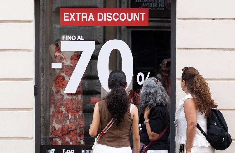 Saldi estivi a Roma - Fotogramma /Ipa