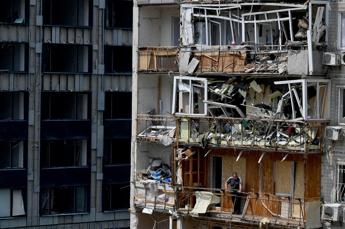 Kiev Raid Russia Macerie Afp Immagine in aggiornamento