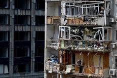 Macerie a Kiev dopo un raid russo - Afp