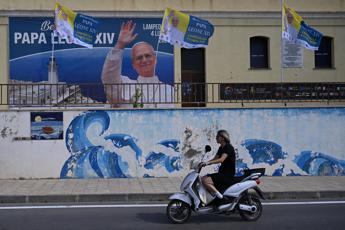 Papa Lampedusa Manifesti Afp Immagine in aggiornamento