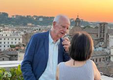 La ministra Roccella e il marito nella foto postata sui social - Facebook