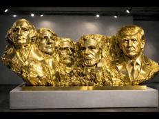 Trump e il video del Monte Rushmore dorato, c'è anche il suo volto - Guarda
