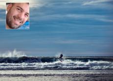 Un kitesurfer, immagine di repertorio e nel riquadro Mimmo Piepoli - 123 Rf free
