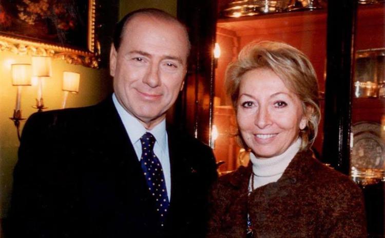 Berlusconi e Mity Simonetto in una immagine pubblicata sui social - Mity Simonetto /Facebook