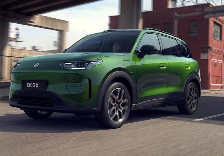 Leapmotor apre gli ordini per B03X, il suv compatto elettrico e versatile