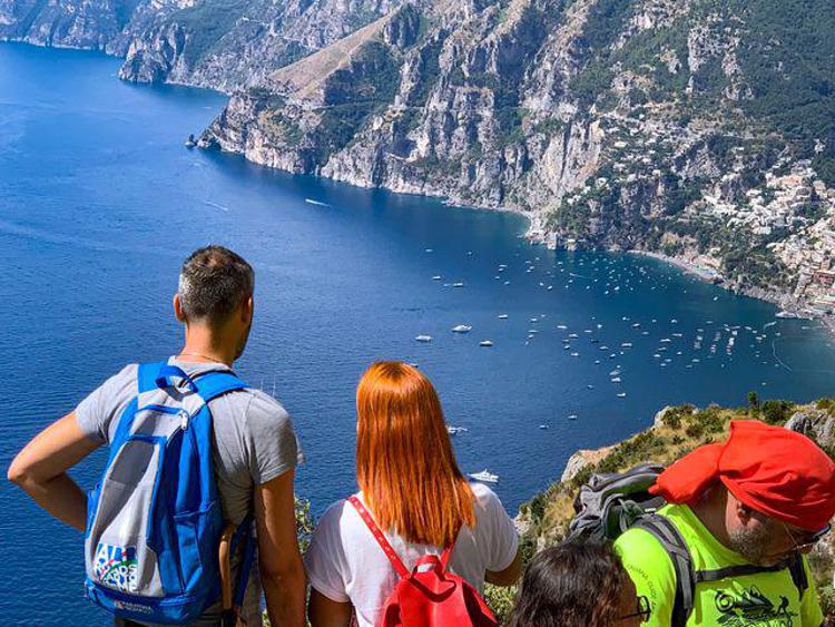 Da Niccolò Fabi a Carmen Consoli, al via ad Agerola il Festival Sui Sentieri degli Dei