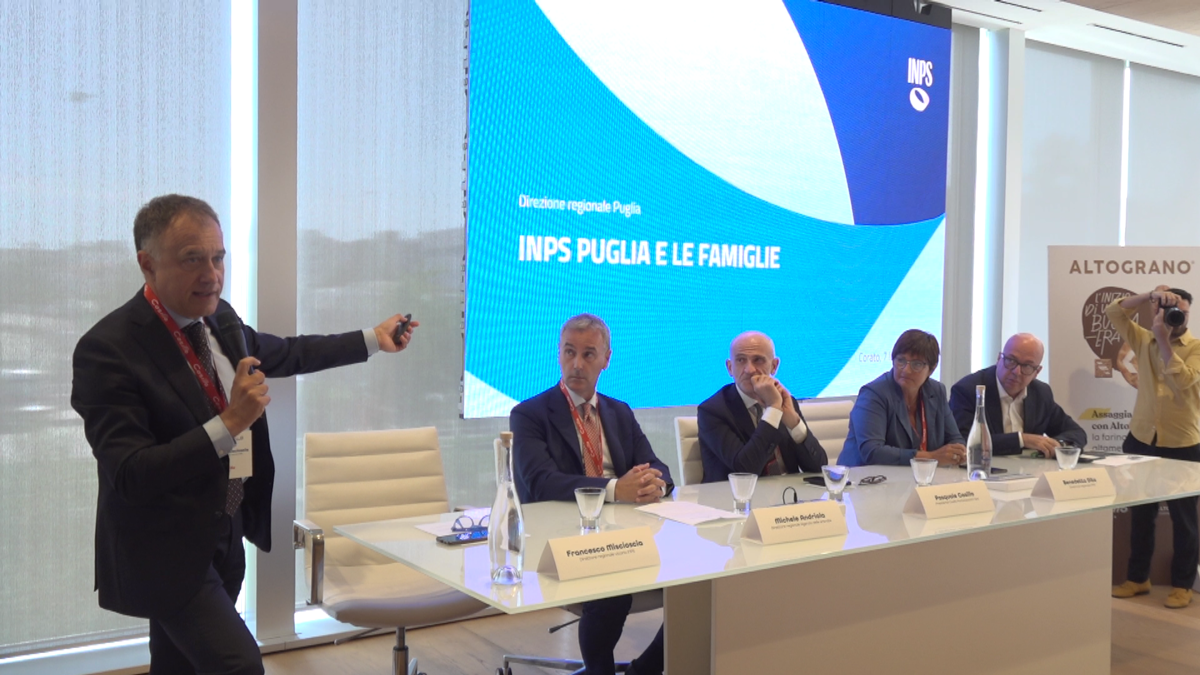 https://www.adnkronos.com/resources/02a7-210c57fd12b7-6bda6fce215d-1000/format/huge/roadshow_casillo_-_inps_-_agenzia_delle_entrate_4.png