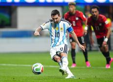 Il rigore di Messi - Ipa/Fotogramma