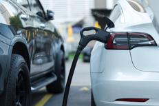 L’auto Ue al bivio: tra assedio cinese e ricerca di una nuova strategia europea