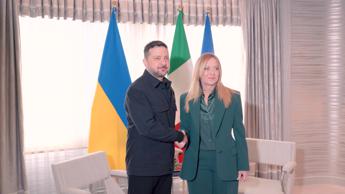 Meloni vede Zelensky, incontro al vertice Nato di Ankara - Video