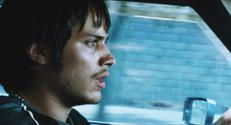 Gael García Bernal in una scena di 'Amores Perros' - Mubi
