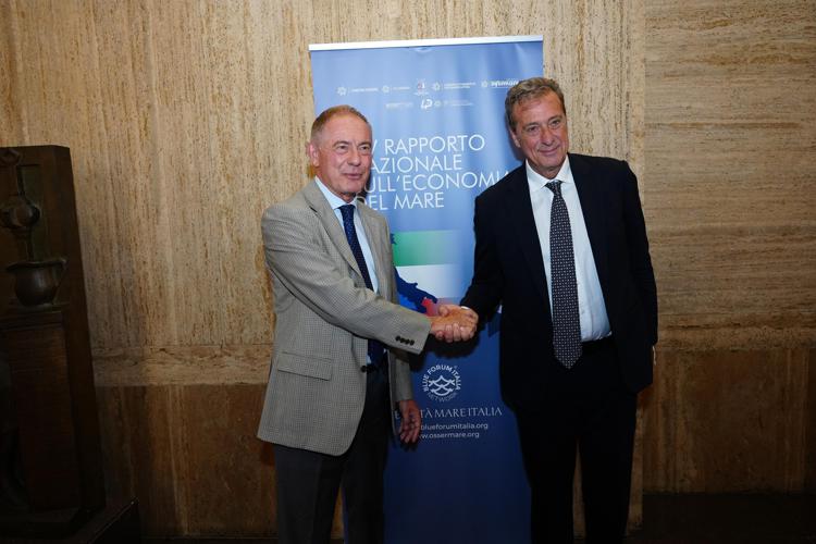 Il ministro Adolfo Urso con Giovanni Acampora - (Foto Adnkronos)