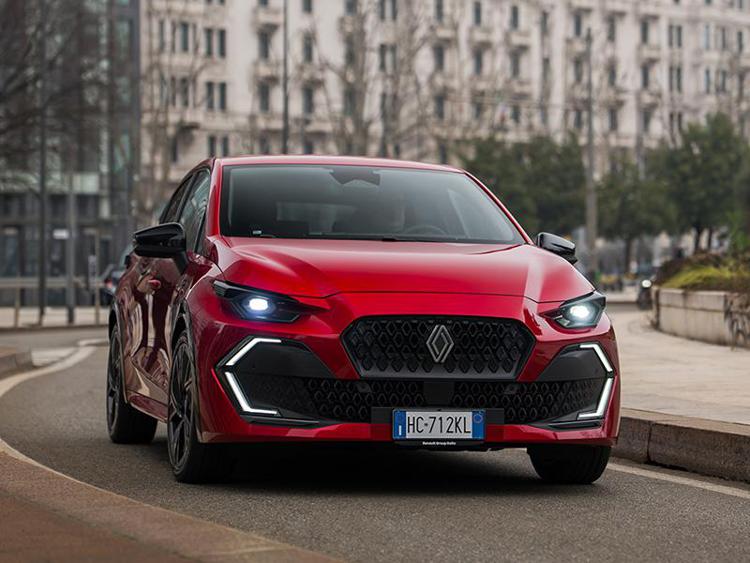 Renault cresce in Italia: ordini in forte aumento nel primo semestre 2026