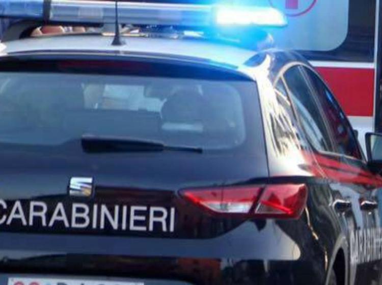 Carabinieri e ambulanza - Fotogramma /Ipa