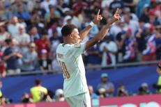 Mbappé esulta dopo il gol del vantaggio - IPA