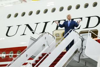 Trump durante la visita del nuovo Air Force One donato dal Qatar - Fotogramma /Ipa