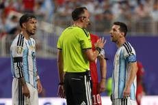 Le proteste di Messi - Afp