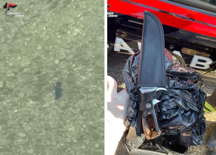 Il coltello - (Foto Carabinieri)