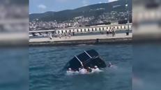 Auto finisce in mare a Trieste, sei militari si tuffano per salvare il conducente - Video