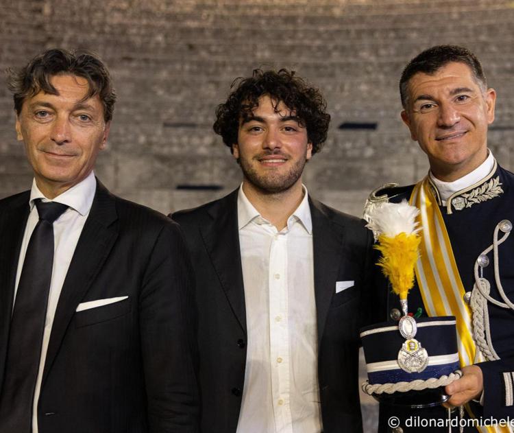 Gabriele Abbate tra il vice commissario Mauro Colaiacomo il maestro Stefano Iannilli - Di Lonardo Michele@mac.com