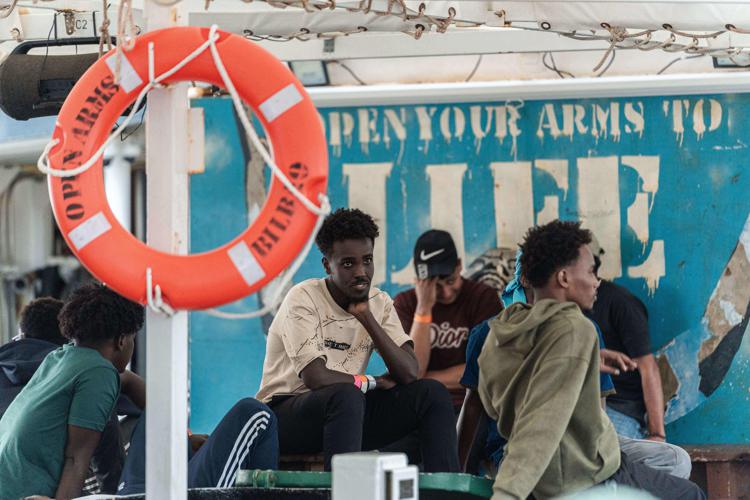 Migranti salvati in mare dalla Ong spagnola Open Arms
 - Fotogramma/Ipa